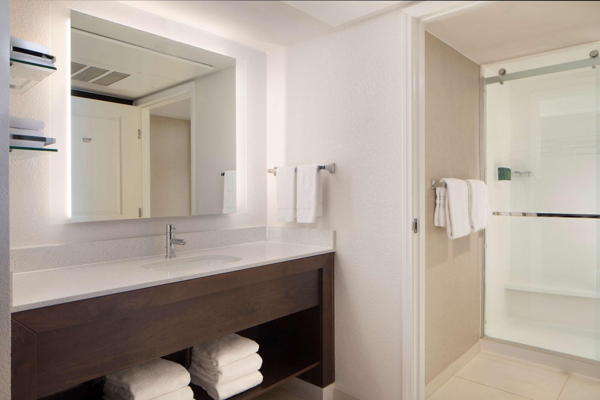 โซเนสตา อีเอส สวีท เฟรสโน Hotel ภายนอก รูปภาพ