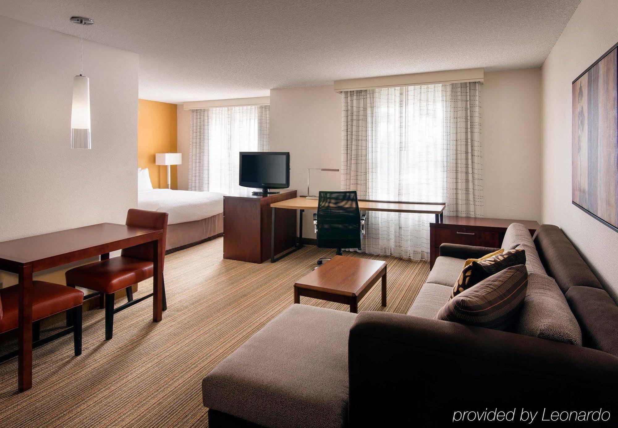 โซเนสตา อีเอส สวีท เฟรสโน Hotel ภายนอก รูปภาพ